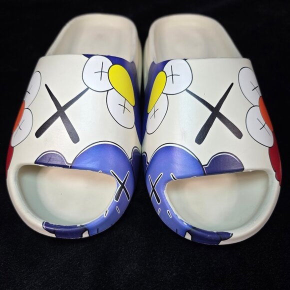 KAWS x Elmo Slides Youth size 2 - Picture 3 of 9